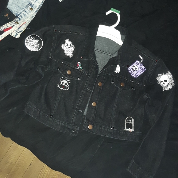 Upcoming!Quick update showing a few of the pieces to be photographed on the 15th - Picture 6 of 16